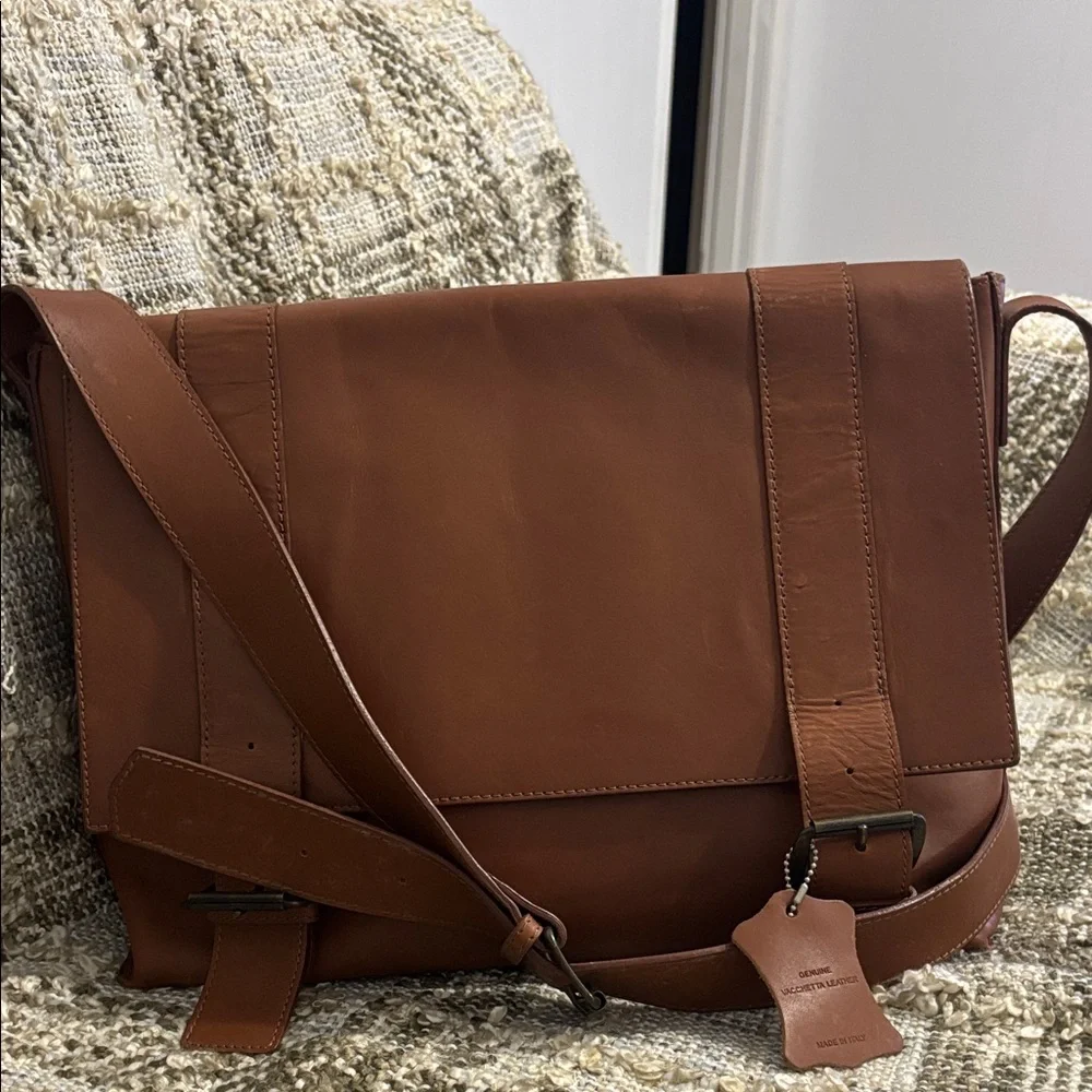 Maurizio Taiuti Leather‎ Cognac Men’s Classic Leather Messenger Crossbody Bag